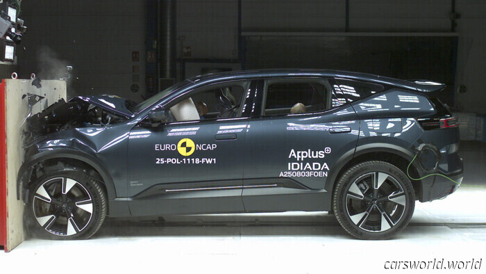 Forget manspreading; carspreading is the new urban nuisance. | Carscoops